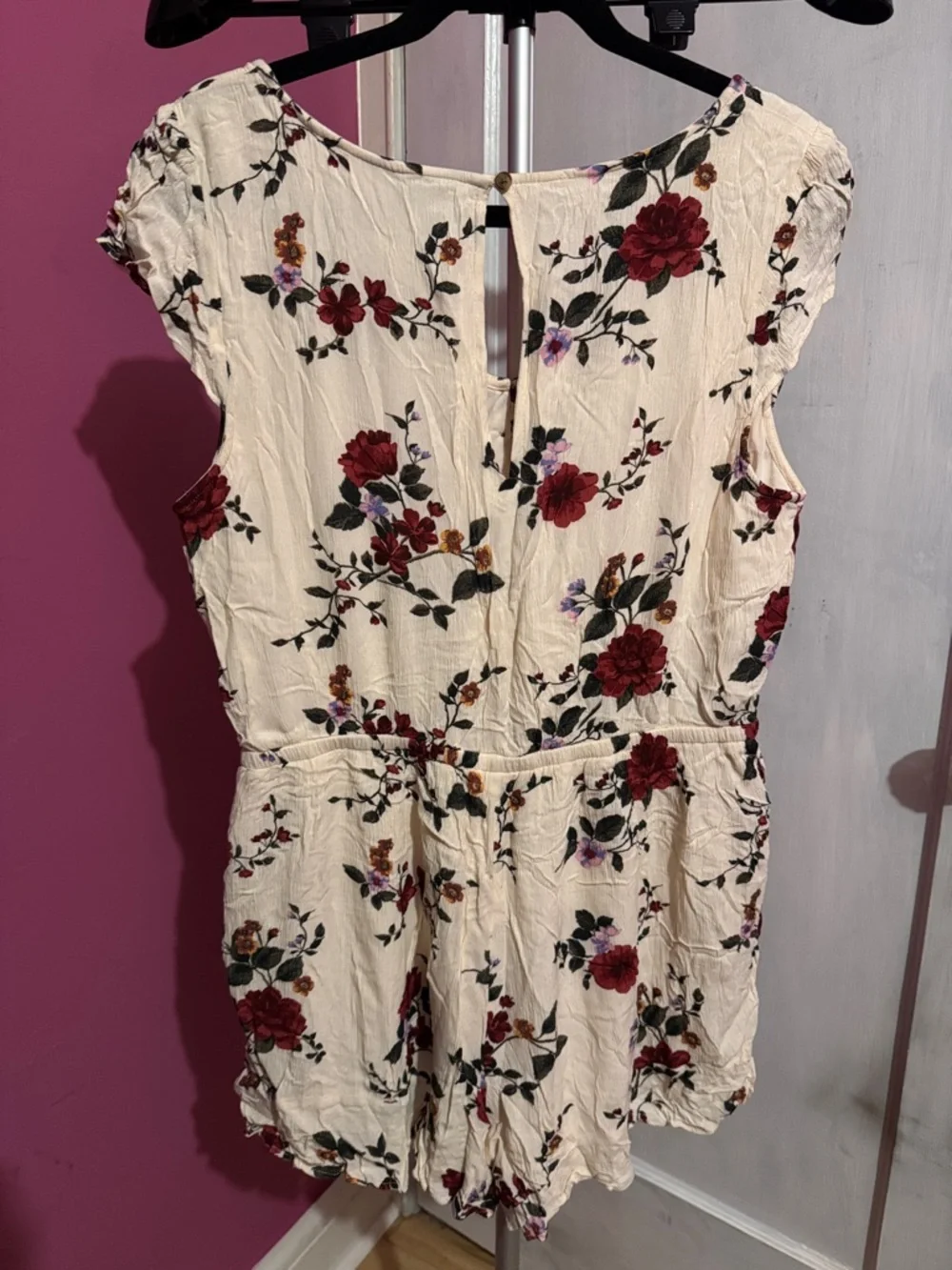 American Eagle Outfitters Cream Floral Romper - Picture 3 of 3